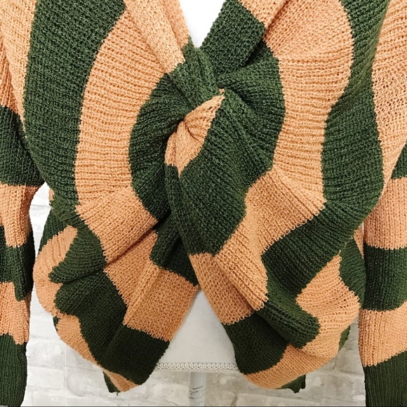 NWT Gorgeous Orange & Green Striped V-Neck Open Back Knit Sweater - Picture 6 of 8